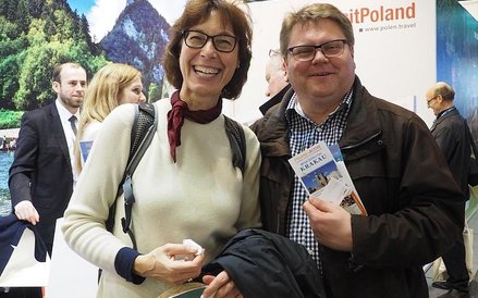 Brigite i Klaus chcą spędzić w grudniu kilka dni z przyjaciółmi w Olsztynie