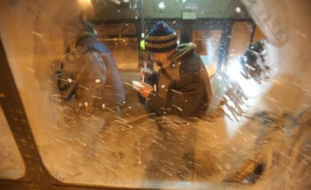 W Łodzi w tym tygodniu po raz pierwszy wyjechał na ulice „autobus dla potrzebujących”, w którym rozd