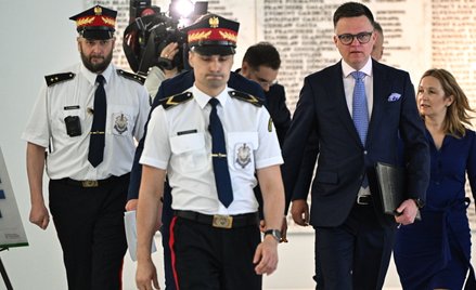 Marszałek Szymon Hołownia