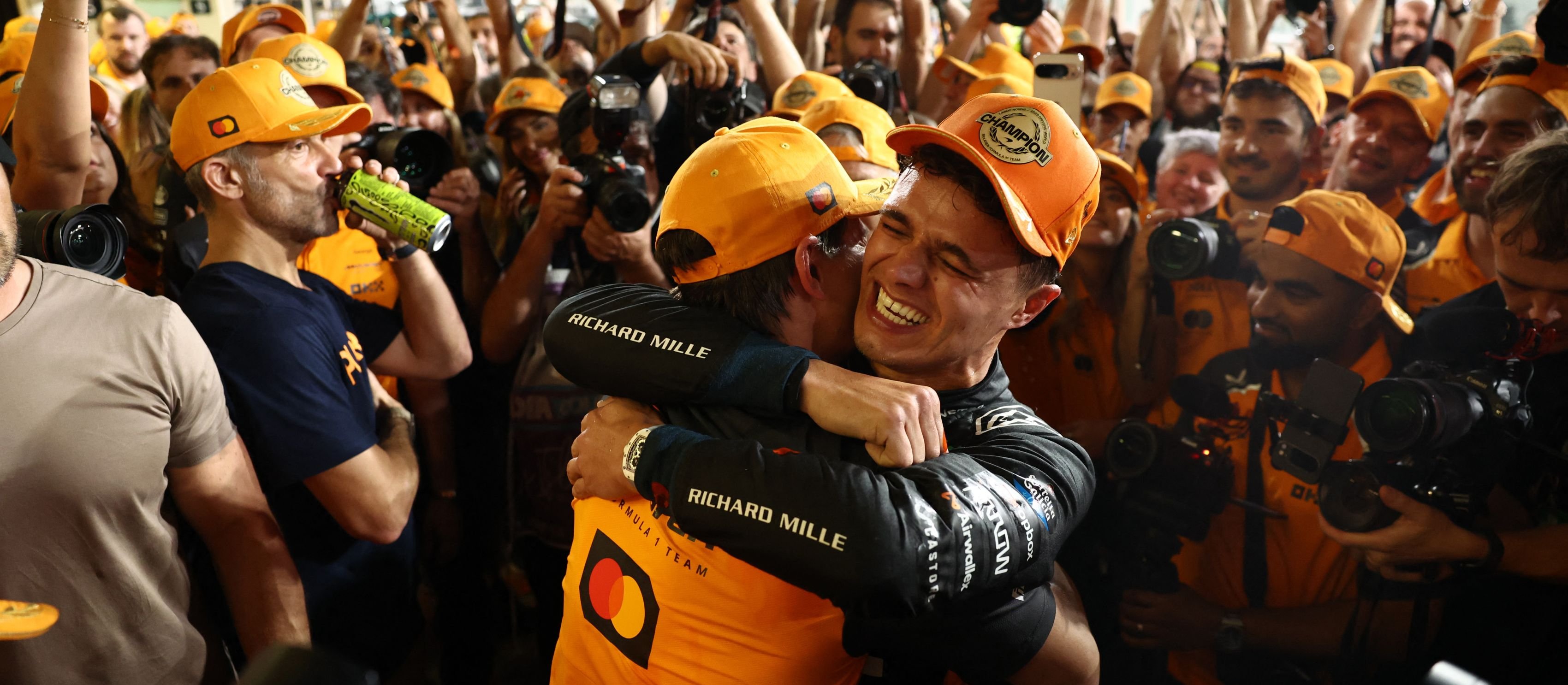 Pościg Maxa, bezużyteczny Lewis i król Lando. To był jeden z najbardziej ekscytujących sezonów F1