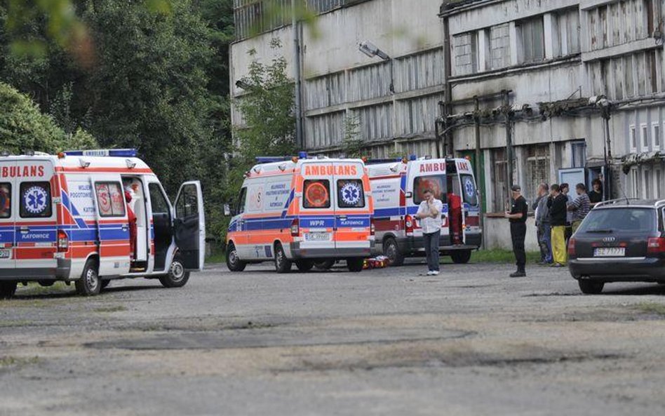 Kopalnia Rydułtowy. Dwóch górników wydobytych z zawału