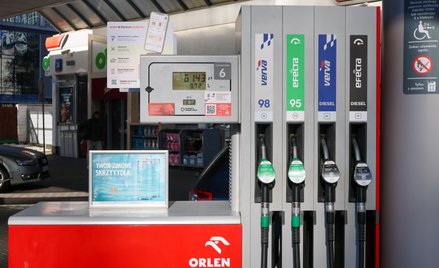 Rząd obniża ceny paliw na weekend. Benzyna najtańsza od dni