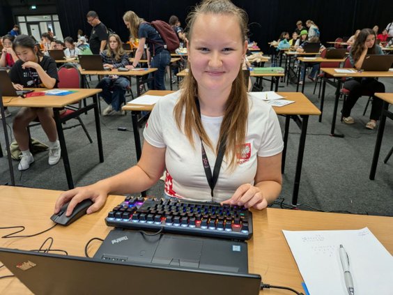 Paulina Żeleźnik na IV Europejskiej Olimpiadzie Informatycznej Dziewcząt