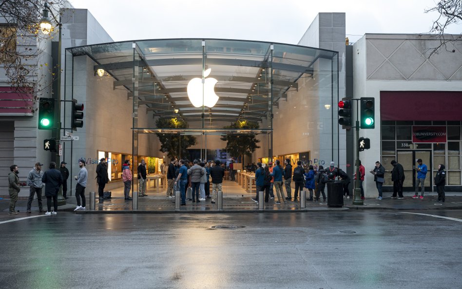 Apple spółką wartościową?  Rekordowe 110 miliardów dolarów na skup akcji