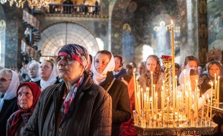 Prawosławne nabożeństwo w kijowskiej Ławrze Peczerskiej, uznającej zwierzchnictwo Moskwy
