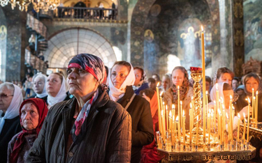 Prawosławne nabożeństwo w kijowskiej Ławrze Peczerskiej, uznającej zwierzchnictwo Moskwy
