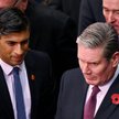 Brytyjski premier Rishi Sunak (z lewej) i jego Partia Konserwatywna zmierzą się w wyborach z Keirem 
