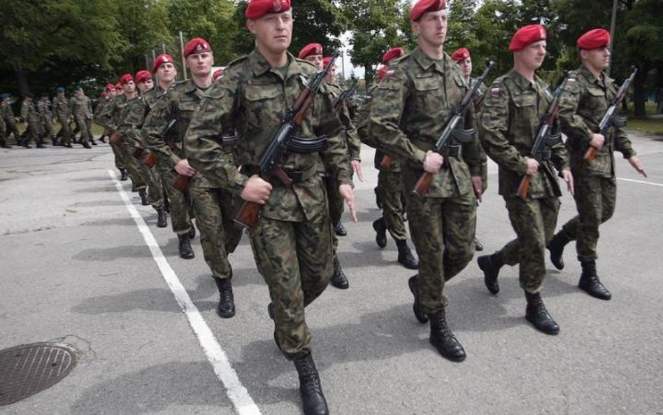 Żołnierz jest traktowany jak pracownik