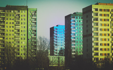 Spóldzielnie mieszkaniowe: bloki w Warszawie bez tytułów prawnych