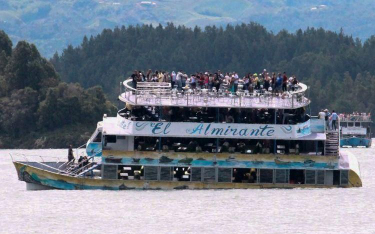 Katastrofa statku turystycznego w Kolumbii