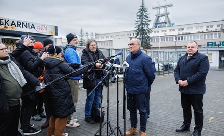 Marszałek Sejmu Włodzimierz Czarzasty (2P) oraz podsekretarz stanu w Ministerstwie Energii Marian Zm