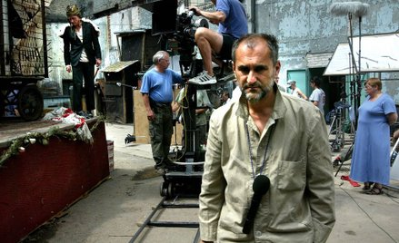 „Ubu król” Alfreda Jarry'ego w reżyserii Piotra Szulkina (na planie filmu) opowiada o kraju korupcji