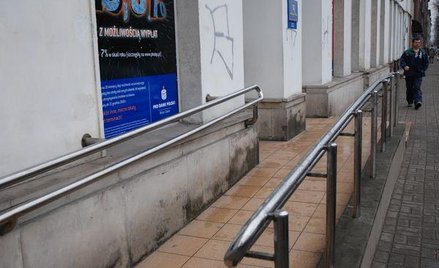 Na podjazd dla niepełnosprawnych wystarczy zgłoszenie