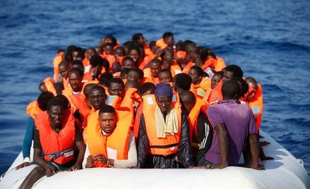 Lesbos - uchodźców przybywa, turystów ubywa