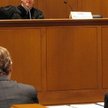 Kanada: Sędzia, który pytał kobietę dlaczego "nie trzymała kolan razem" odchodzi z pracy