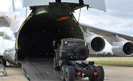 Rosyjskie samoloty lądują w Ankarze. Kolejne dostawy S-400
