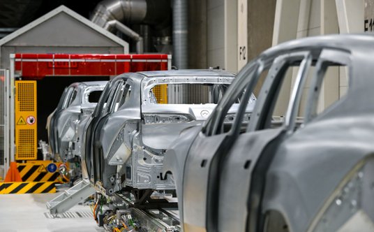 BMW uruchamia w węgierskim Debreczynie nową fabrykę