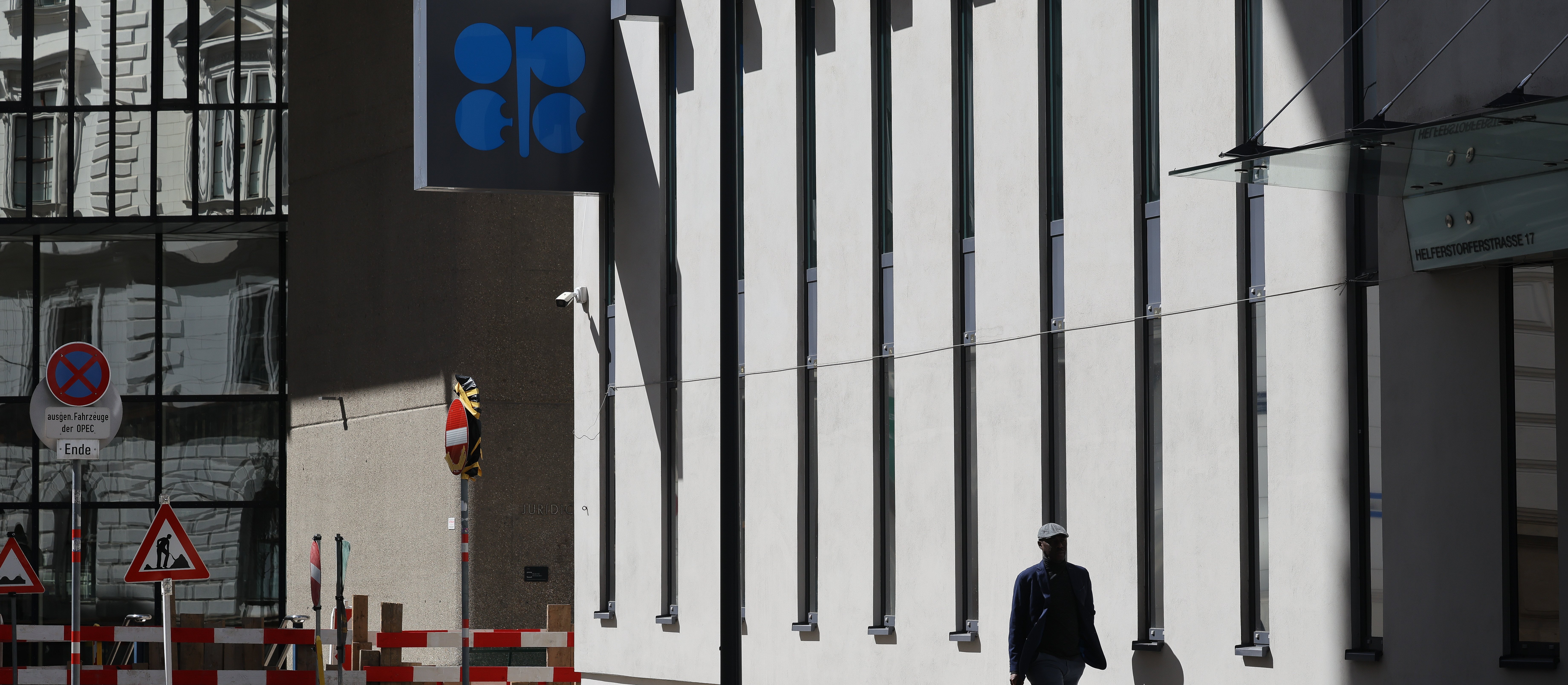Największy kryzys OPEC od dekad. Globalny rynek ropy zaskakuje odpornością