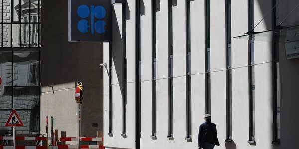 Największy kryzys OPEC od dekad. Globalny rynek ropy zaskakuje odpornością
