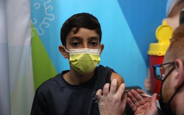 Dzieci w wieku 5-11 lat szczepi się już przeciw COVID m.in. w Izraelu