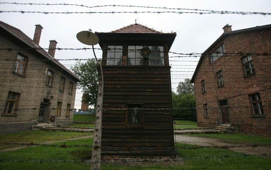 Amazon wprowadził świąteczne ozdoby ze zdjęciami z Auschwitz. Teraz się wycofuje