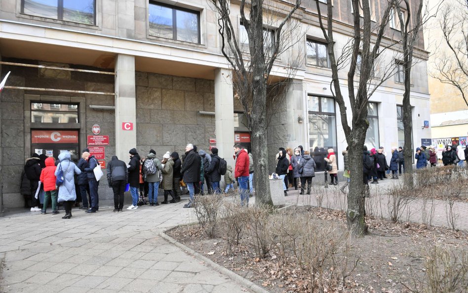 Słabe kadry w licznych urzędach to jedna z dolegliwości polskiego państwa