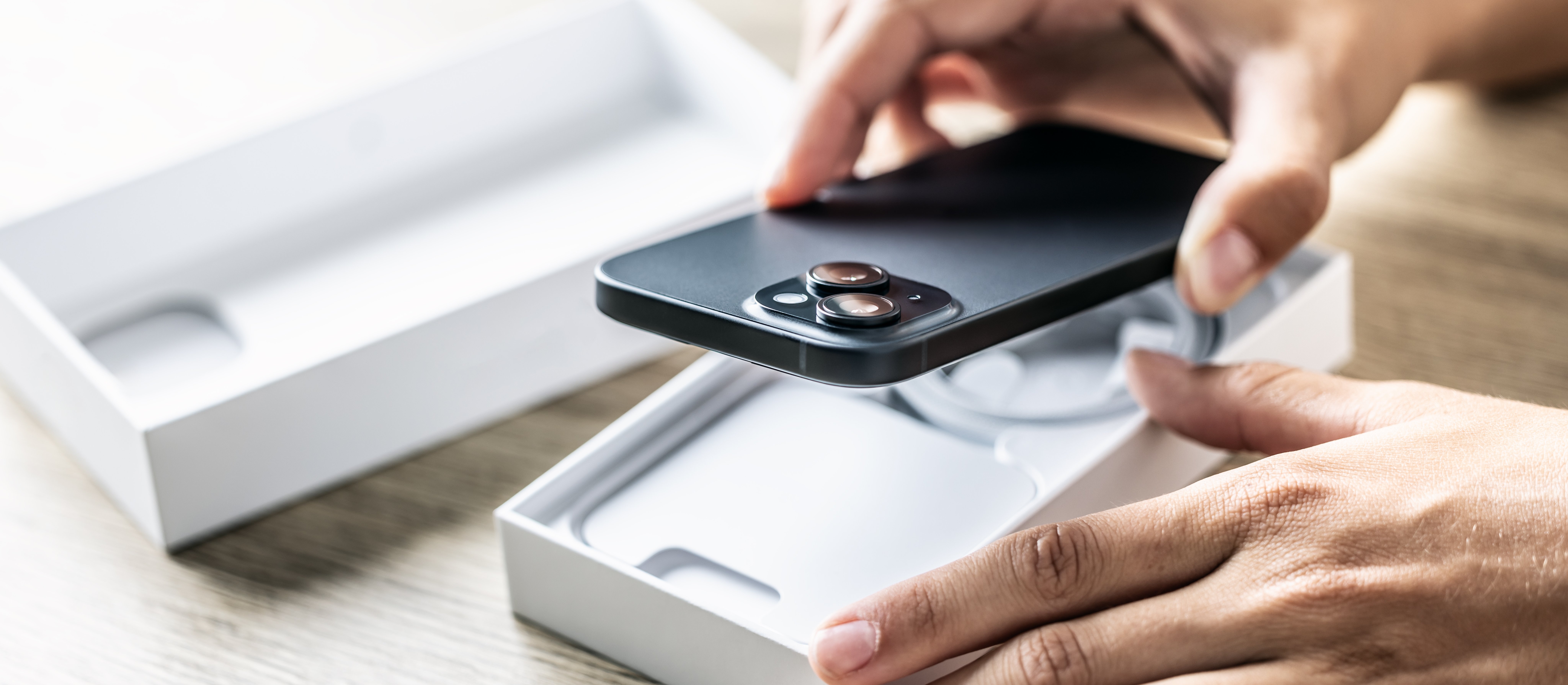 Rynek telefonów w Polsce w 2025 r. Rusza okres żniw