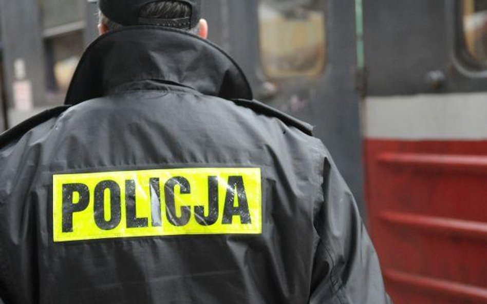 Czy zawieszenie policjanta ma wpływ na wysokość odprawy