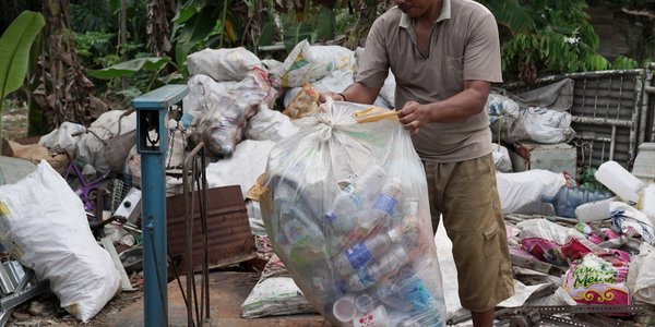 Kraje Zachodu niszczą zdrowie milionów ludzi. Recykling, który okazał się oszustwem
