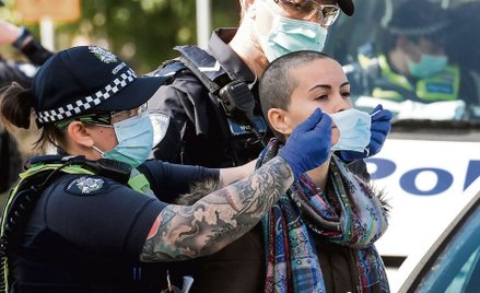 W Australii do antymaseczkowców dołączyli działacze „ruchu suwerennych obywateli”. Ich zdaniem to on