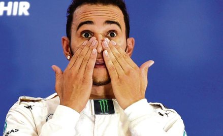 Lewis Hamilton przedłużył umowę z Mercedesem. Przez kolejne trzy lata ma zarobić 100 mln euro