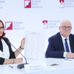 Przewodniczący Państwowej Komisji Wyborczej Sylwester Marciniak  i sekretarz Państwowej Komisji Wybo