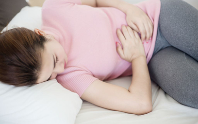 Endometrioza powoduje dotkliwy ból, szczególnie w czasie menstruacji