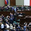 Sejm zdecydował w sprawie członków komisji ds. rosyjskich wpływów. Opozycja wyjęła karty do głosowan
