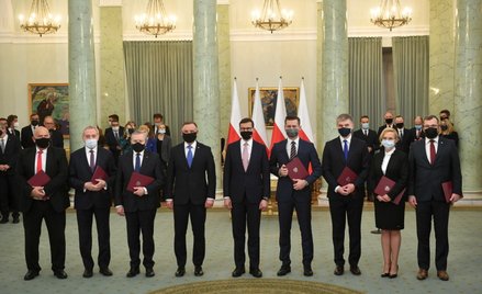 Zuzanna Dąbrowska: Pełzająca rekonstrukcja