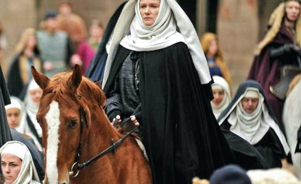 Kadr z filmu Margarethy von Trotty o św. Hildegardzie. Także w średniowieczu o tym, czy ktoś zostawa