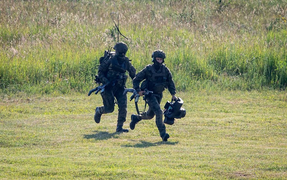 Terytorialsi w gotowości do obrony granic. Stawią się w 6 godzin