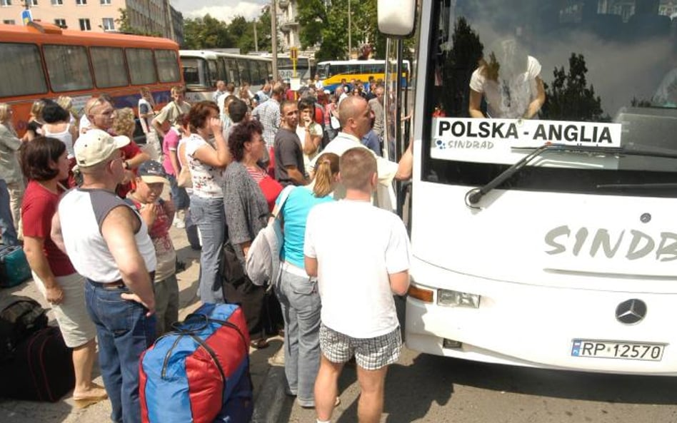 Odkąd pojawiła się zapowiedź referendum w sprawie członkostwa w Unii do Wielkiej Brytanii wyjeżdża c