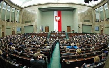 PiS bierze władzę w kancelarii Sejmu i Senatu