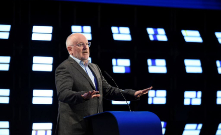 Timmermans wzywa do budowy "progresywnej większości" w PE