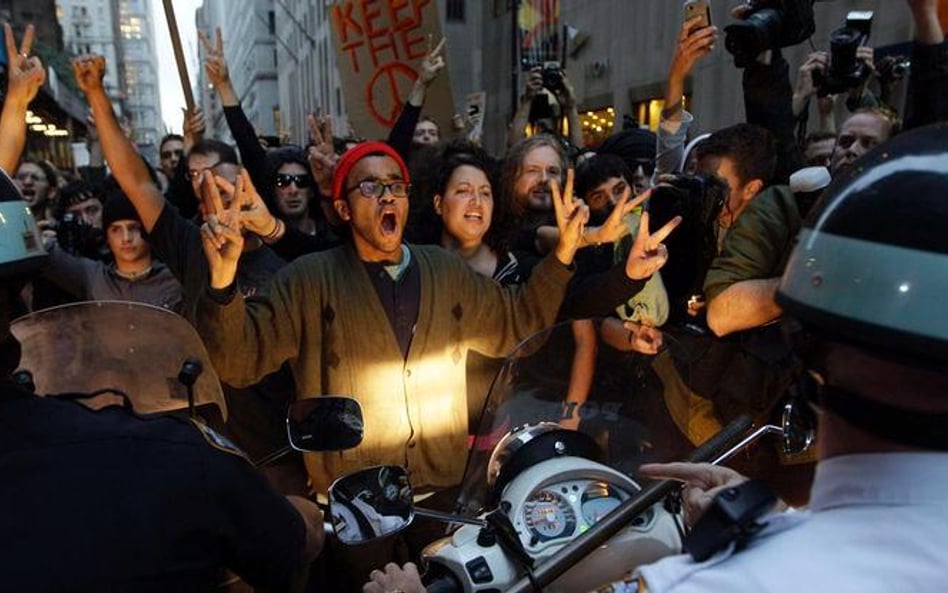 W piątek na Wall Street nowojorscy demonstranci starli się z kordonem policji