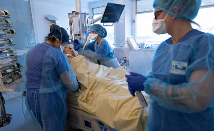 Francja: najwięcej zakażeń koronawirusem od ponad roku