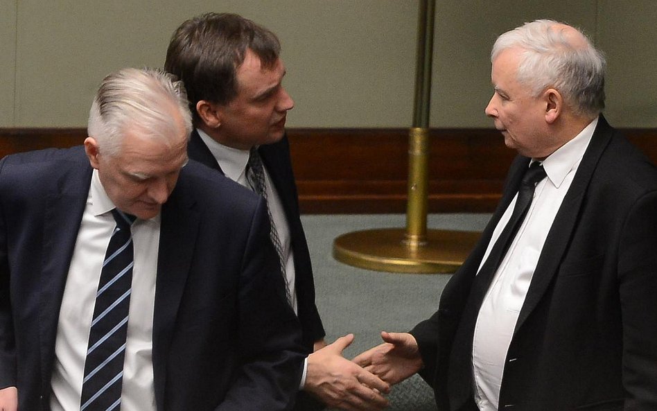 Tomasz Krzyżak: Jarosław Kaczyński usiłuje co prawda utrzymać ster, ale co rusz wymyka mu się on z r