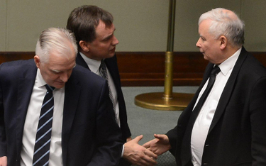 Tomasz Krzyżak: Jarosław Kaczyński usiłuje co prawda utrzymać ster, ale co rusz wymyka mu się on z r
