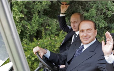 Władimir Putin i Silvio Berlusconi - Villa Certosa w Porto Rotondona Sardynii