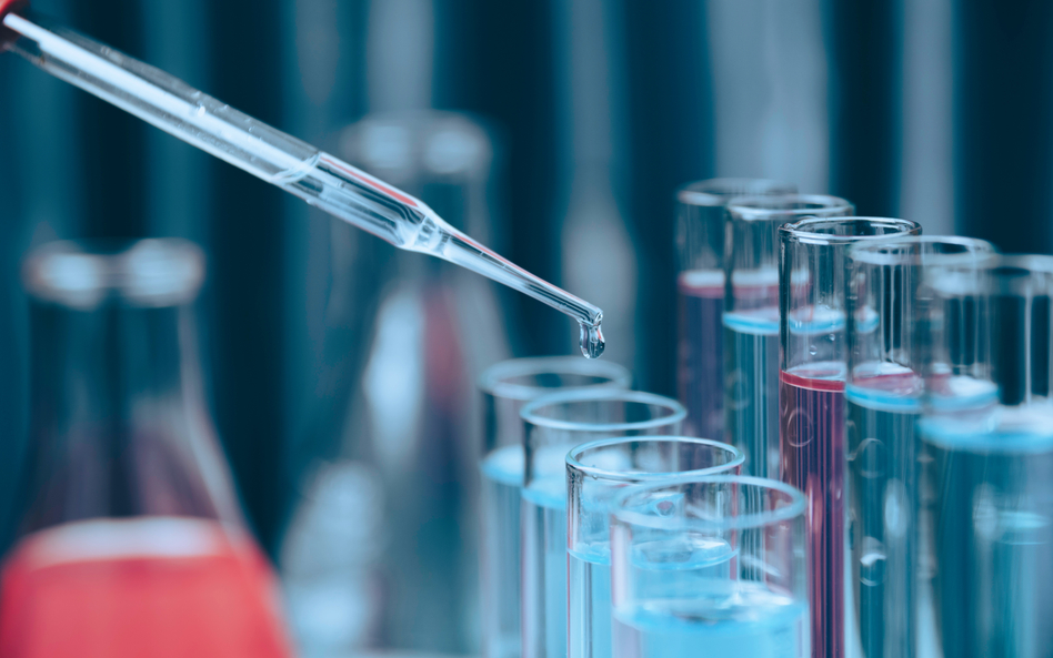 Zespół naukowców potwierdził biochemiczną hipotezę, która może mieć wpływ na proces produkcji leków 