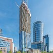 Wieżowiec The Bridge powstaje w biznesowym centrum Warszawy. Budynek osiągnął swoją ostateczną wysok