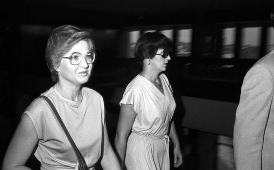 Candace Montgomery w drodze na rozprawę 27 sierpnia 1980 roku.