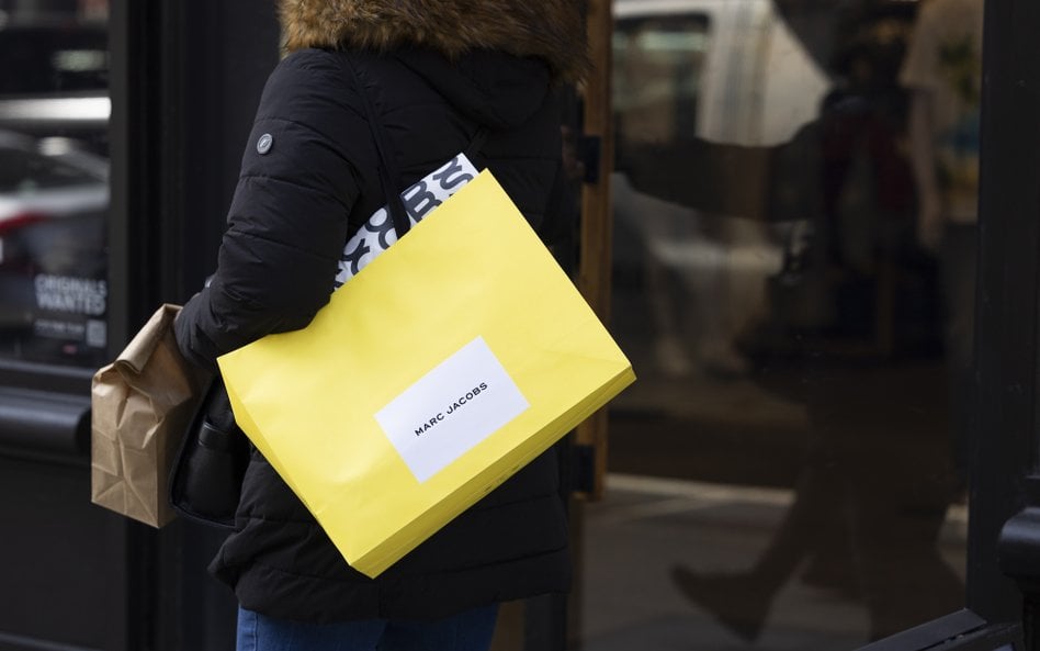 Marc Jacobs 21-letni wówczas projektant mody, założył swoją markę w 1984 roku. W 1997 roku przejął j