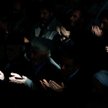 Iran, Teheran. Mężczyźni modlący się podczas muzułmańskiego Święta Ofiar